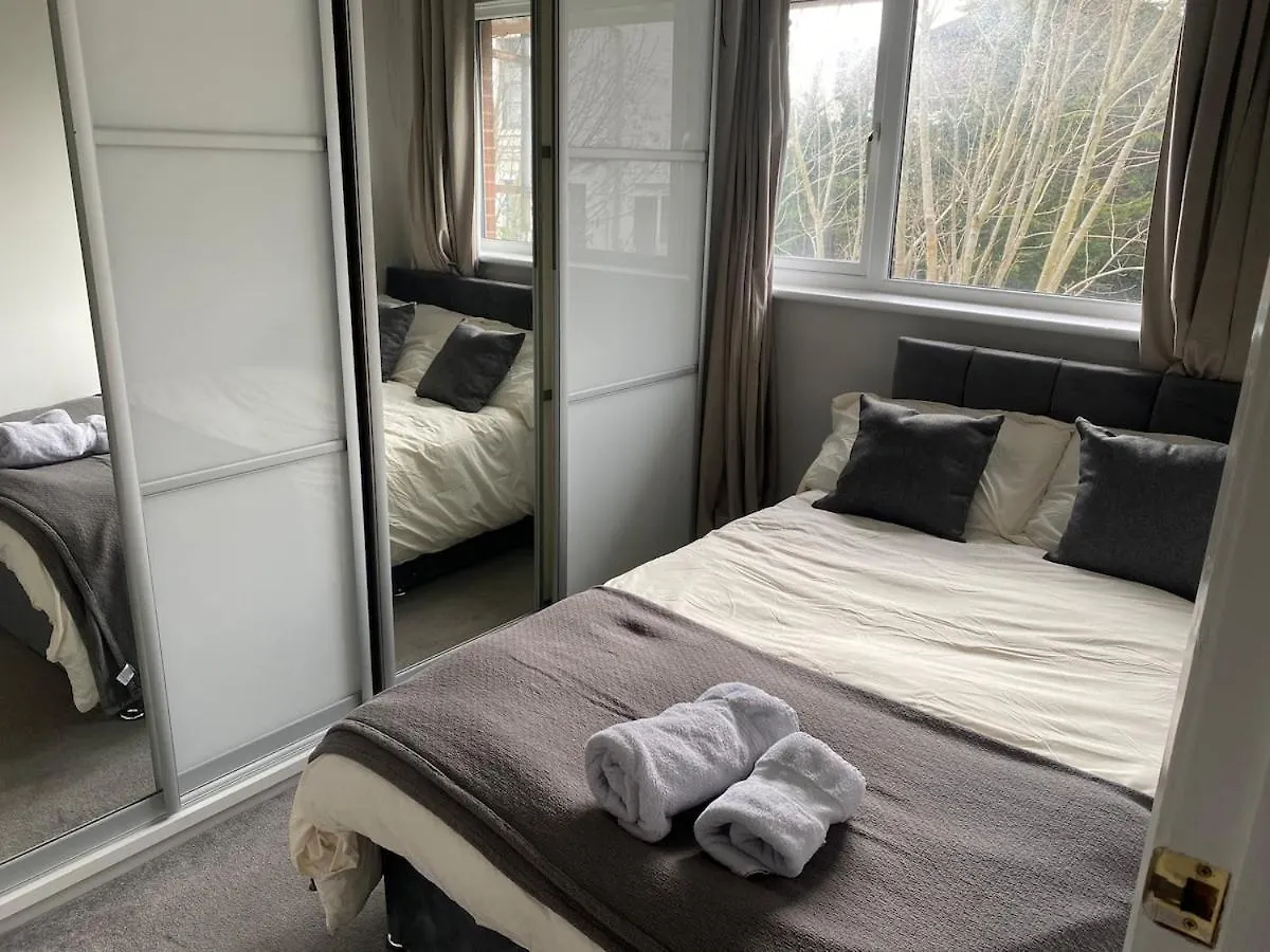 Modern 3-Bed Home In Ideal Location With 2 Parking Spaces Belfast Vakantiehuis