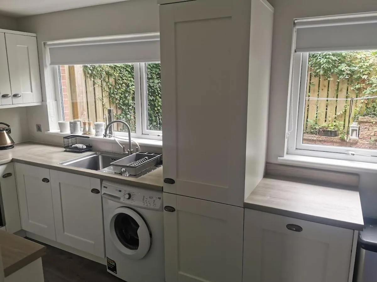Modern 3-Bed Home In Ideal Location With 2 Parking Spaces Belfast 0*,